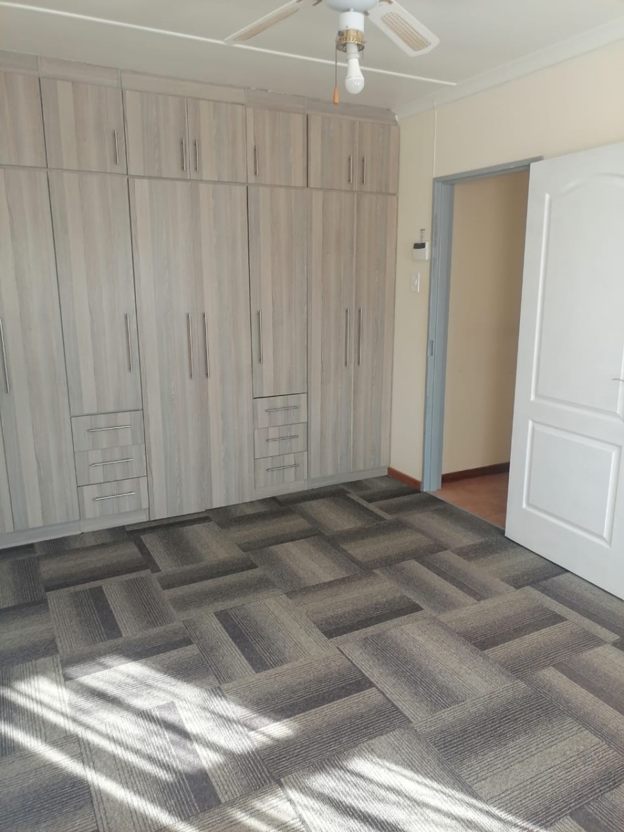 To Let 3 Bedroom Property for Rent in Madeira Park Eastern Cape